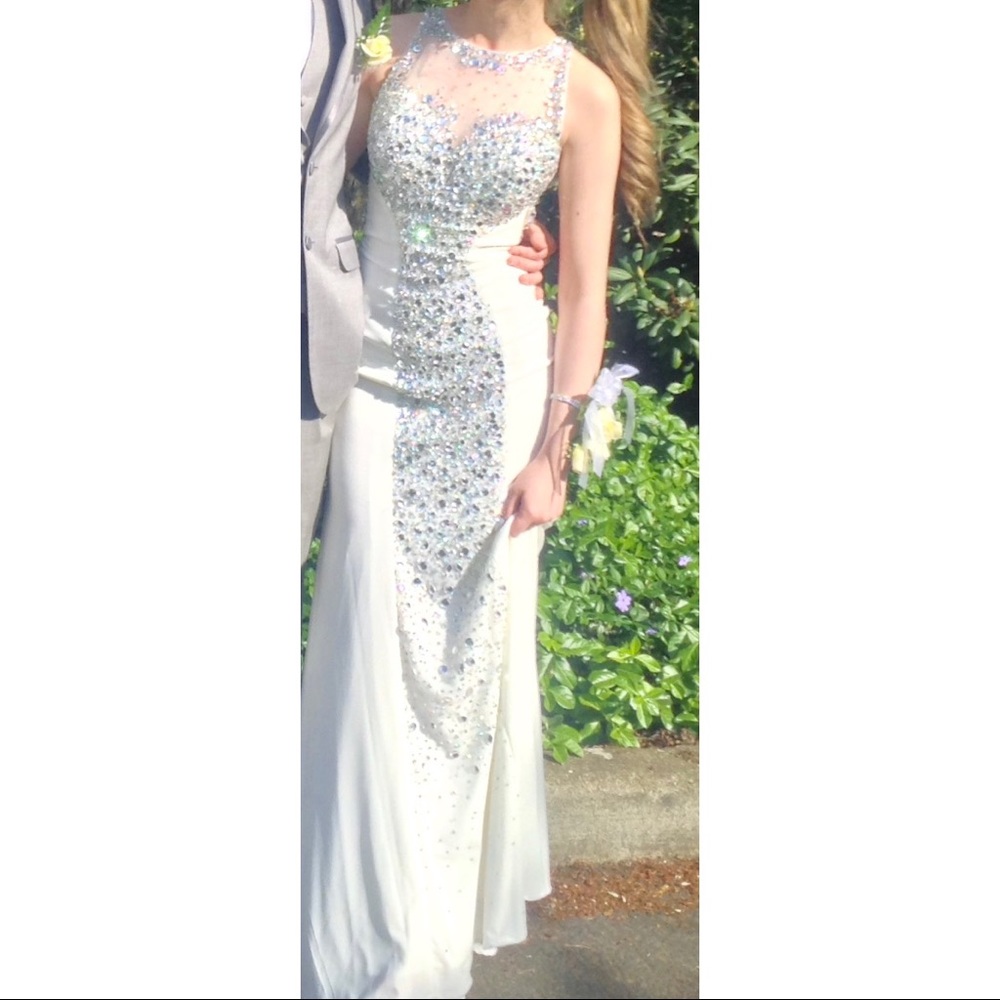 WHITE PROM DRESS W/ RHINESTONES (fits size 0/2)